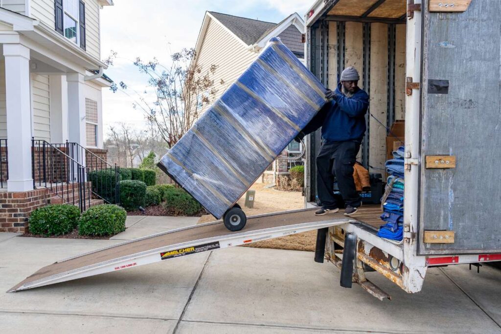 Loading/Unloading Movers Matthews NC