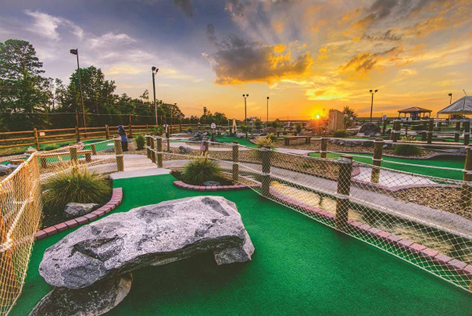 Sunset in the mini golf course at Mr. Putty’s Fun Park in Lake Wylie, SC